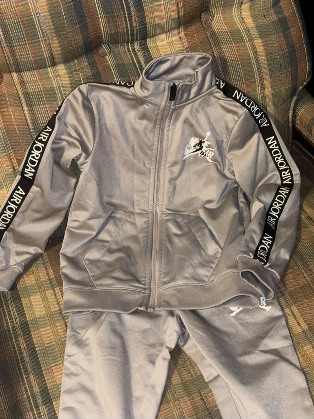 Nike Jordan Jogging Suit - Picture 2 of 8